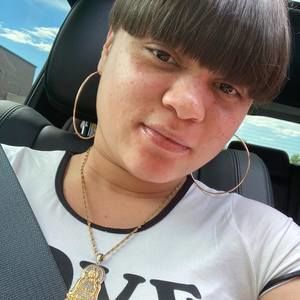 Meet your Posher, Clarissa